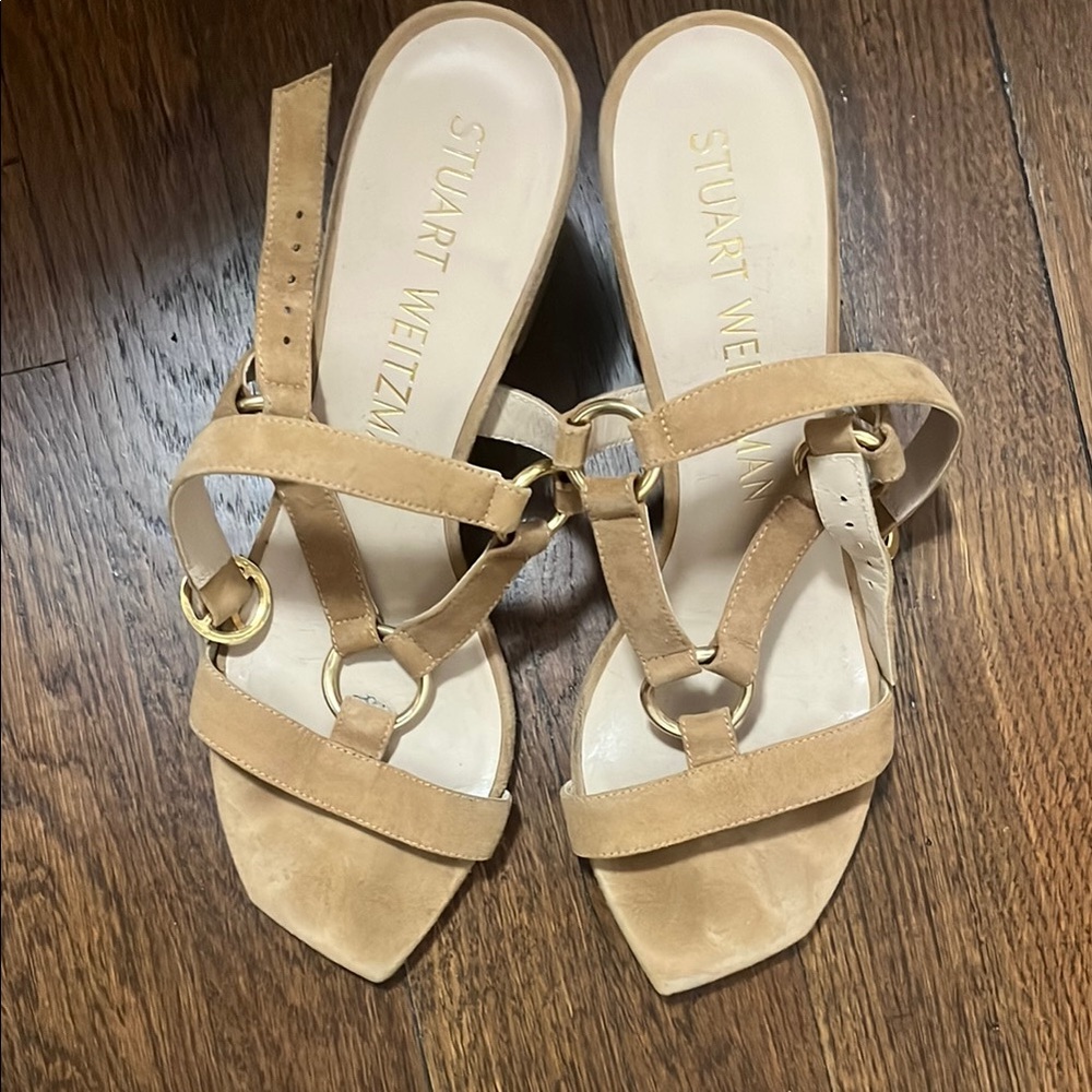Stuart Weitzman Tan Gold Sandals with Chic Design